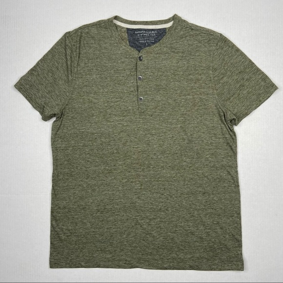 Banana Republic Men’s Linen/Cotton Tee